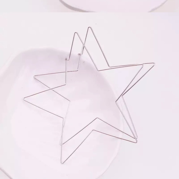 New Alloy Silver Star ⭐️ Earrings - Picture 4 of 4